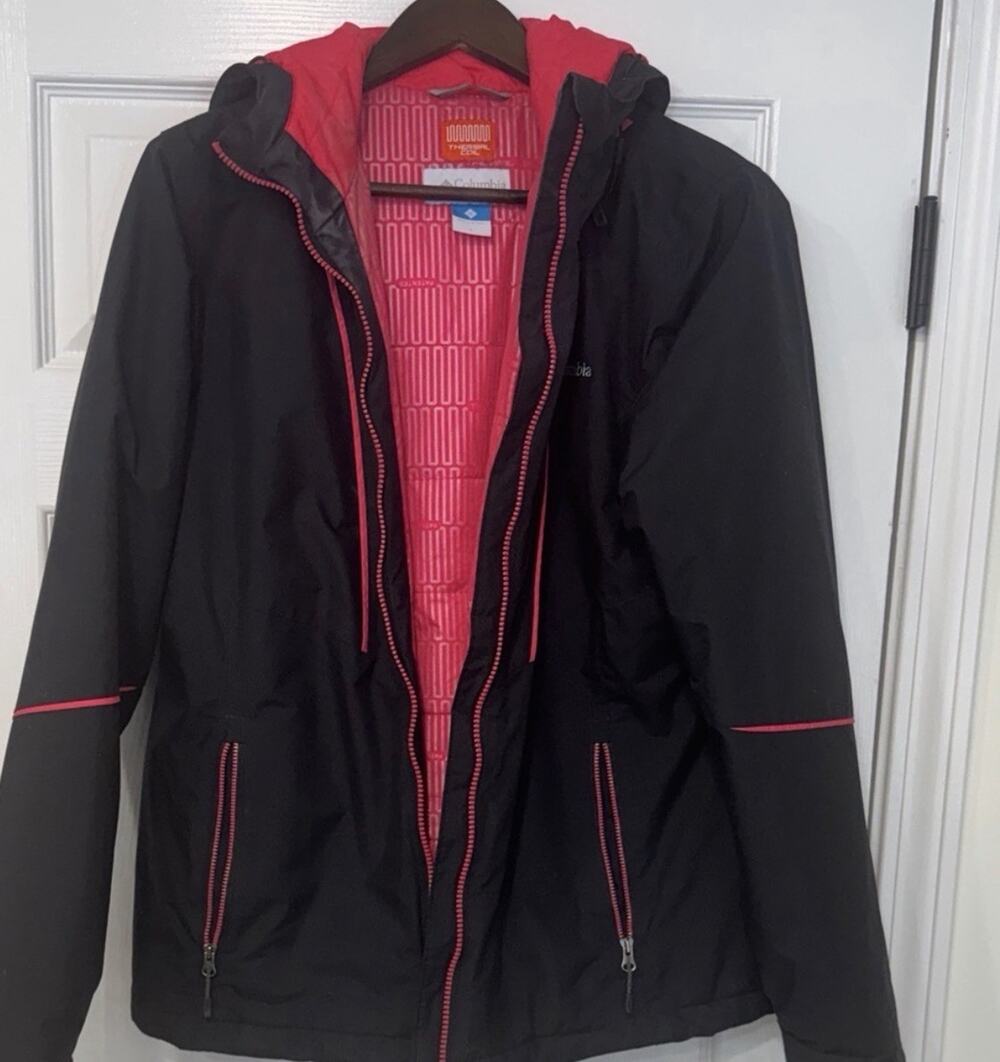 Women’s Large Columbia Thermal Coil Winter Coat Black/pink Accents